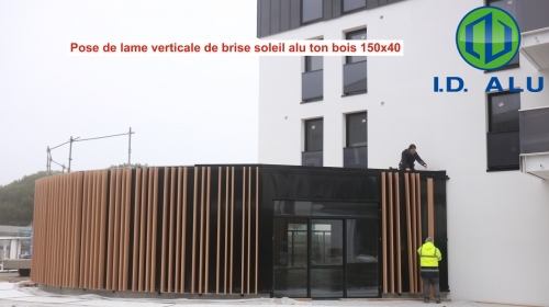 pose verticale lame brise soleil - réalisé par Polo 44 3