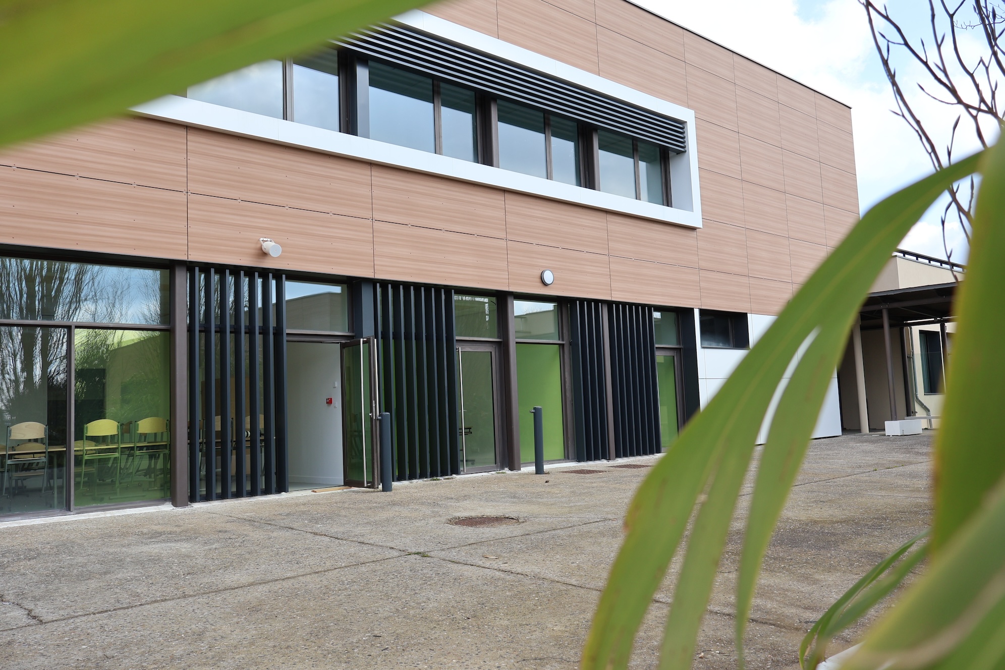 les lames brise-soleil rectangle verticale